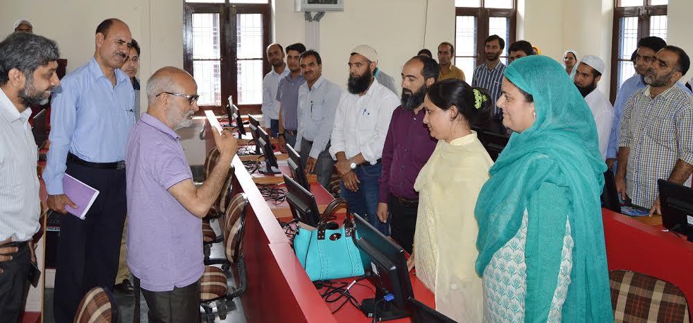 JK has taken lead in starting smart classes: Akhtar